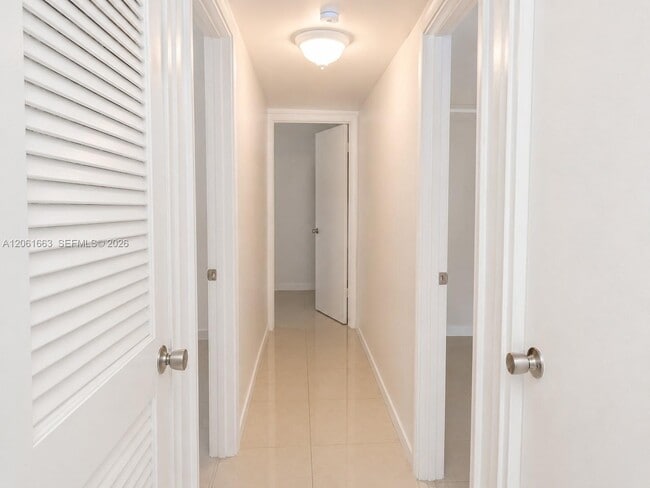 Photo - 4044 NW 19th St Unit 401