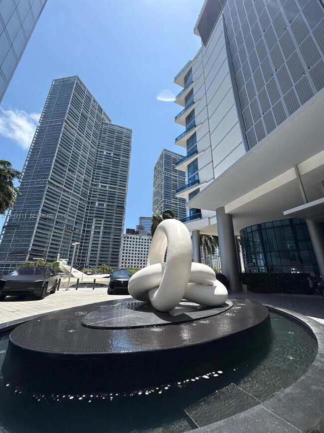 Building Photo - 200 Biscayne Boulevard Way Unit 1103