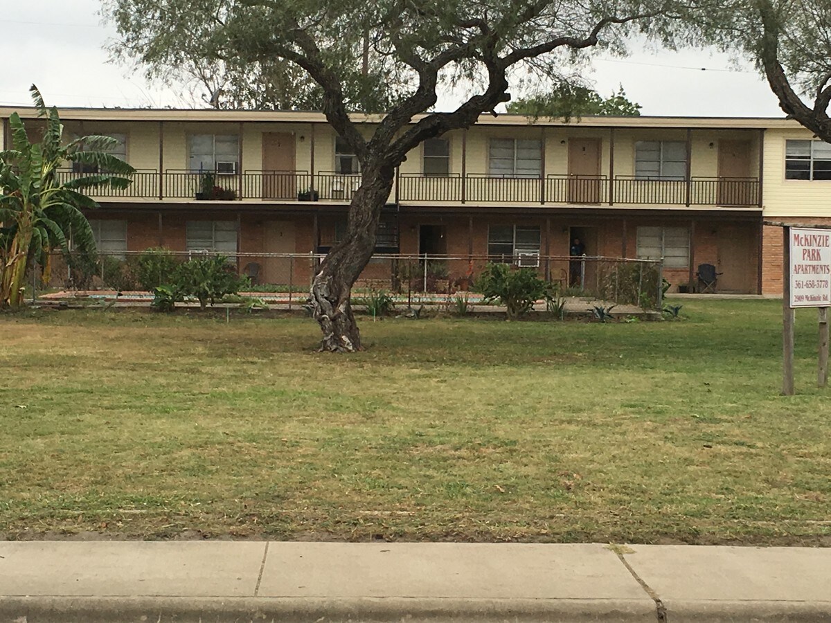 McKinkie Park Apt. - 2909 McKinzie Rd Apartment Unit 4