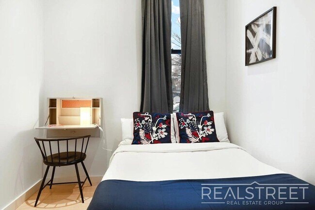Photo - Spacious Bushwick 6BR with Open Kitchen, Laundry & Roof Deck Unit 1
