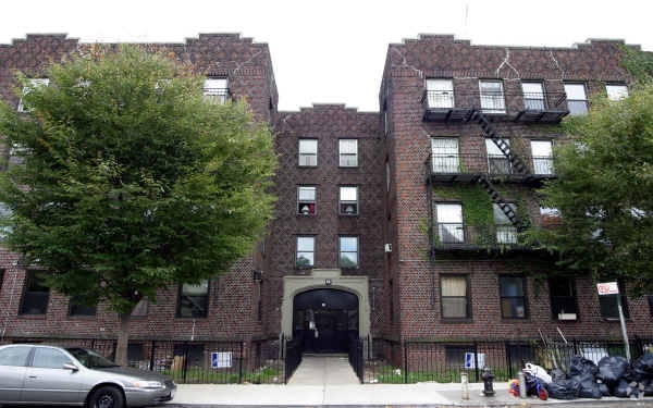 Photo - 84 Lawrence Ave