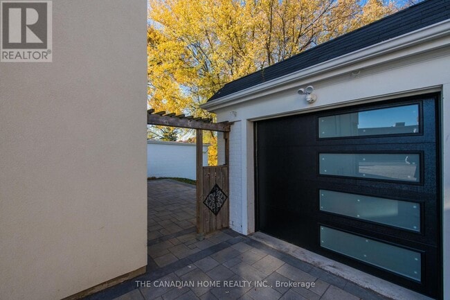 Photo - 8 Clearview Heights