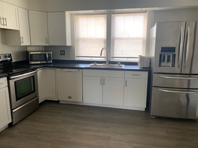 Photo - 2972 Winchester Ave