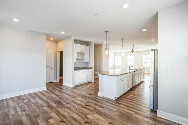 Photo - 4158 Skipton Pl