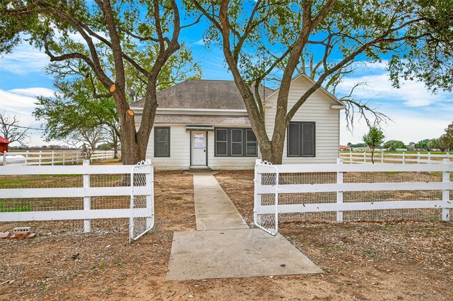 Photo - 1603 Blase Rd