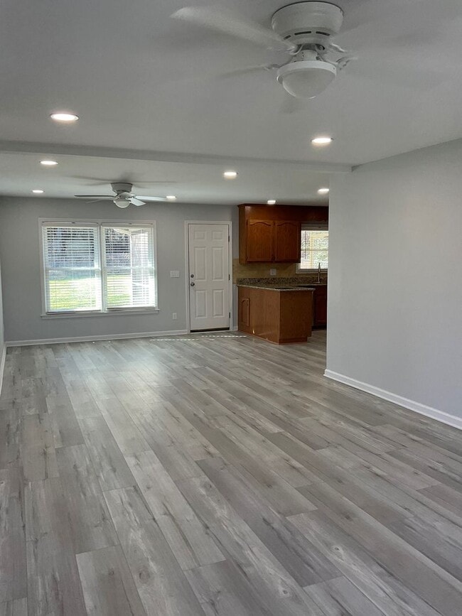 1960 Brownstone Ct