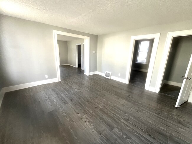 Photo - 417 W 17th St Unit 1