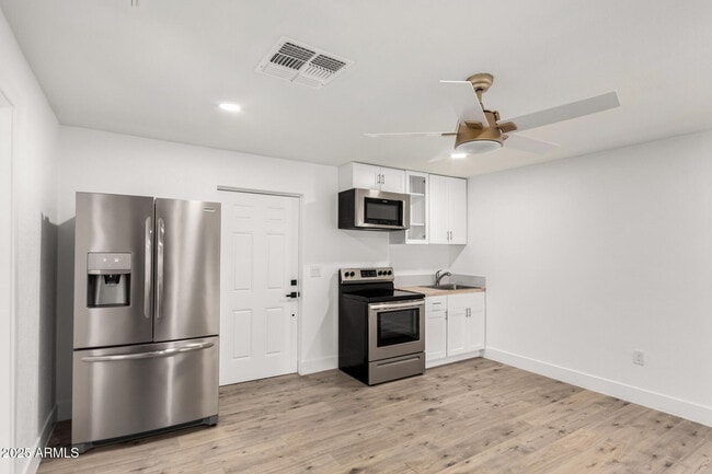 Photo - 701 W Windsor Ave