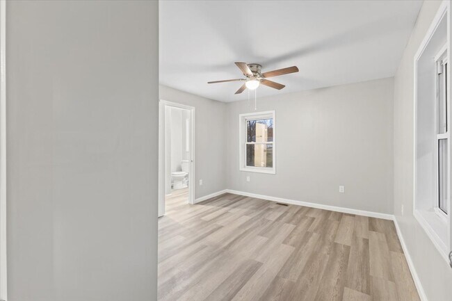 Photo - 105 Bluegrass Dr