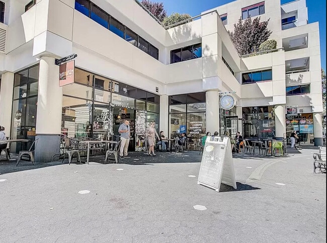 Photo - 144 S 3rd St Unidad 411