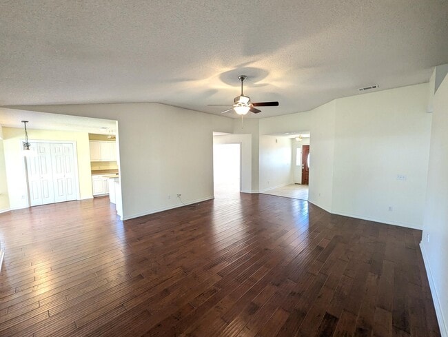 Photo - 7300 Rexford St