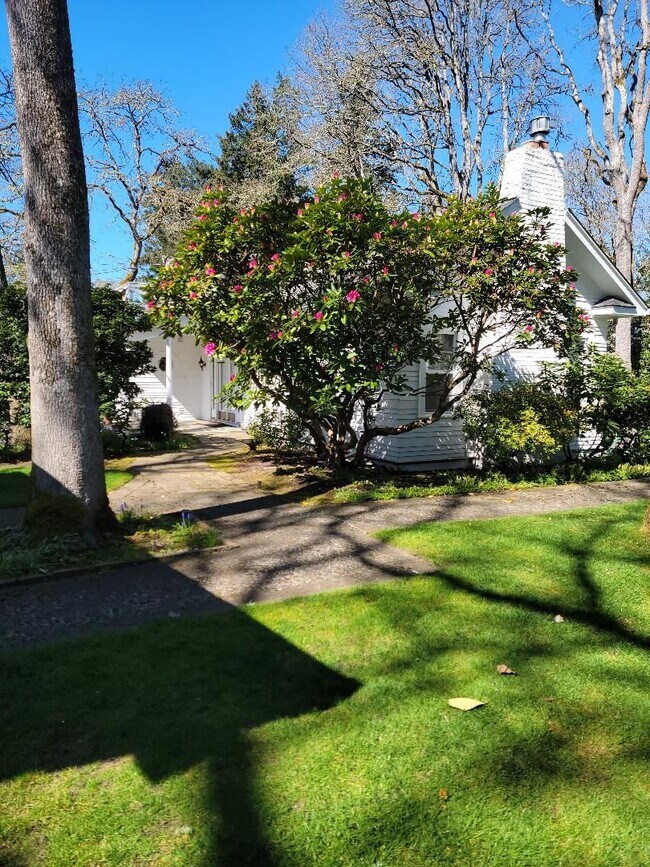 Photo - Beautiful Craftsman-style 3 bedroom, 2 bath home (1632 sq ft)  near Lake Steilacoom PLUS studio c...