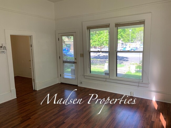 Photo - 397 E 6th St