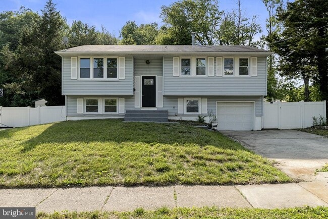 Building Photo - 901 Russo Dr