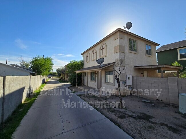 Photo - 900 E Roma Ave