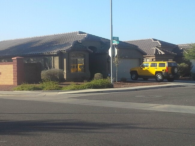 Building Photo - 11351 W Chase Dr
