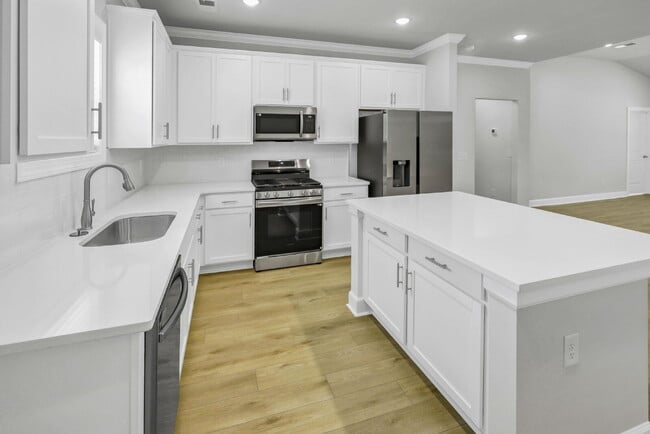 Building Photo - Brand-New 4BR Home in Prime Columbia Location!