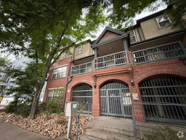 Building Photo - Dream Condo in the Heart of Denver