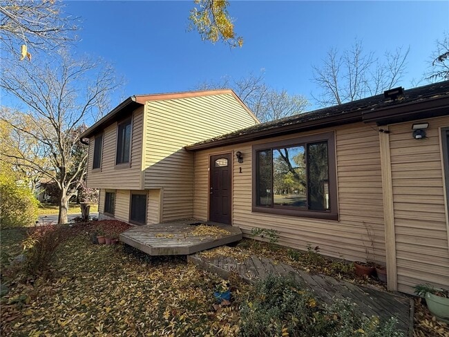 Photo - 1 Yarrow Hill