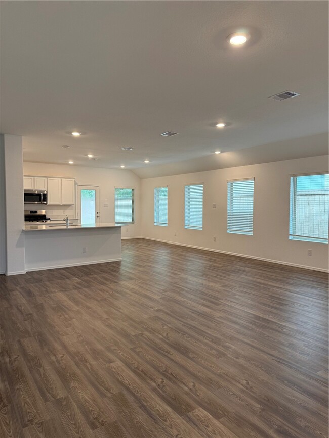 Photo - 7525 Angels Lndg Ln