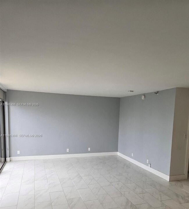 Photo - 290 174th St St Unit 815