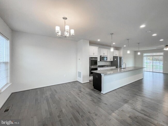 Building Photo - 15501 Newtonmore Ln