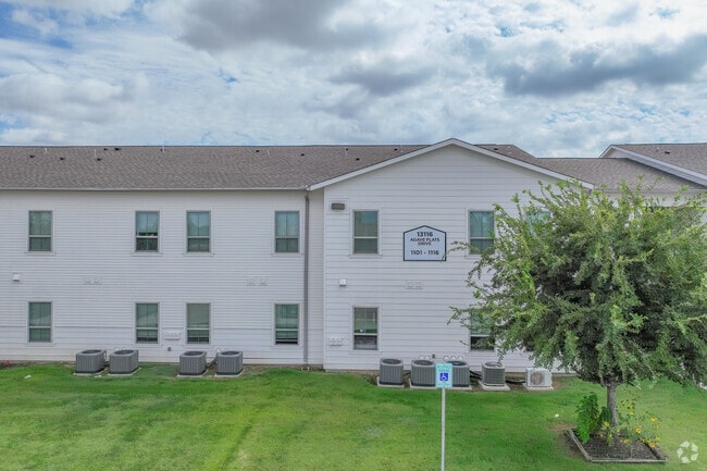 Photo - Avondale Farms Seniors