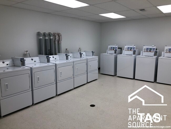 Photo - 940 W Winona St Unidad 509