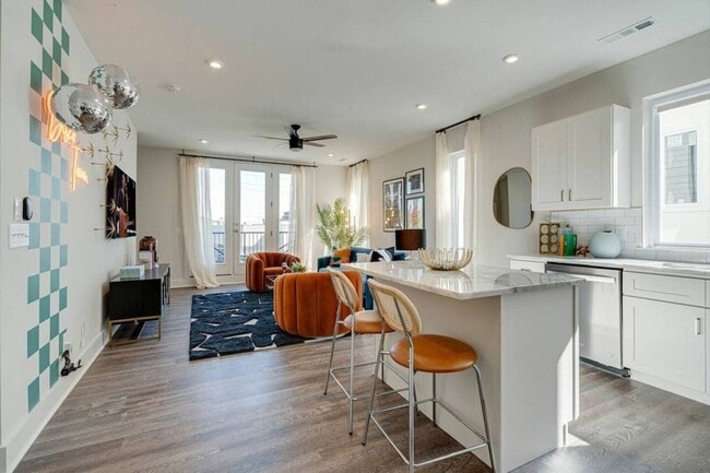 Photo - 5623 Lenox Ave