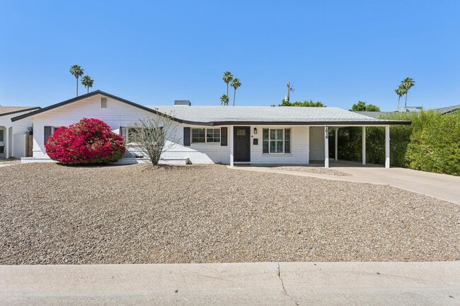 Building Photo - 7616 E 3rd St