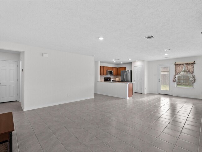 Photo - 713 Allana Ln