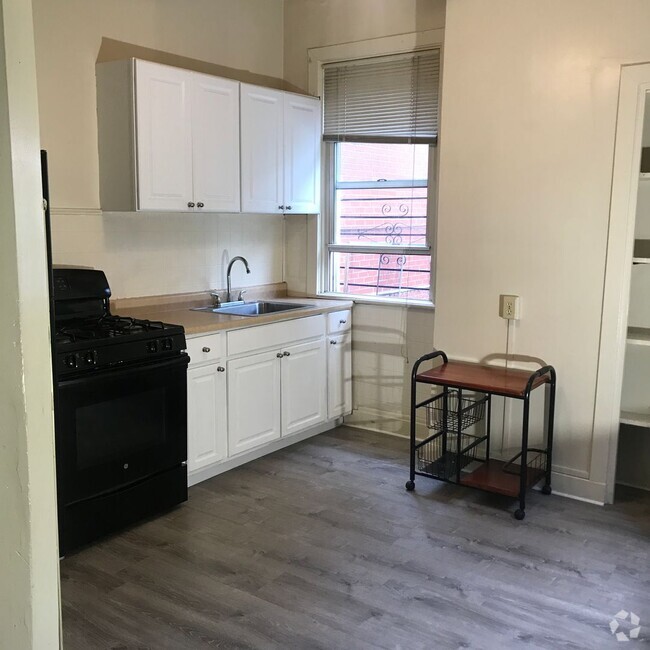 Building Photo - Pitt Student Housing – Spacious 5-Bed, 2-B... Rental