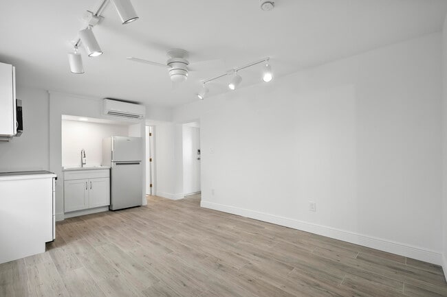 Photo - 4832 SE Anchor Ave