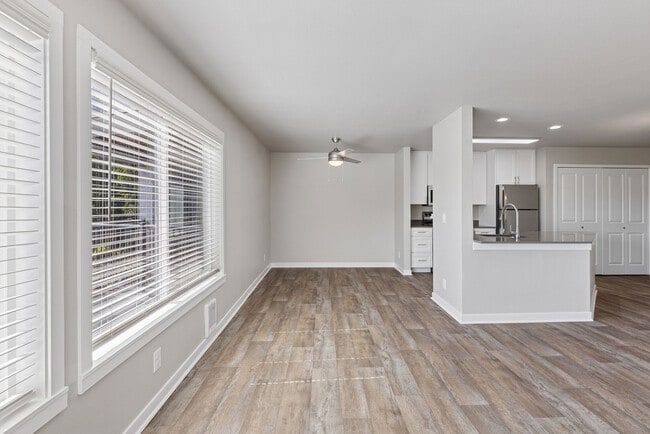 Photo - Sunset Summit Apartments
