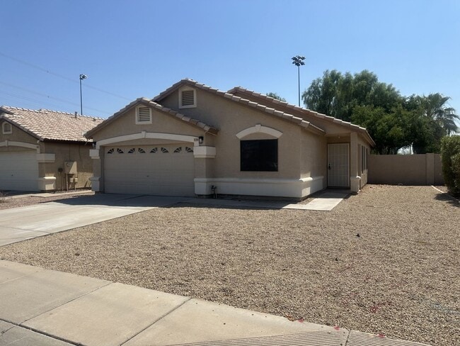 Building Photo - Walking Distance to McQueen Park!
