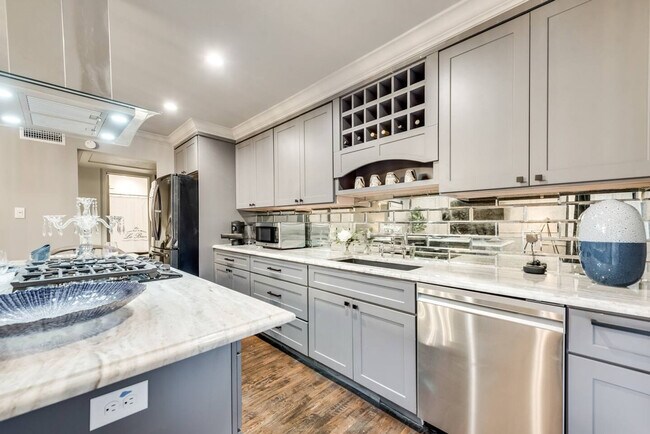 Photo - 4803 Junius St Unit SI ID1571760P