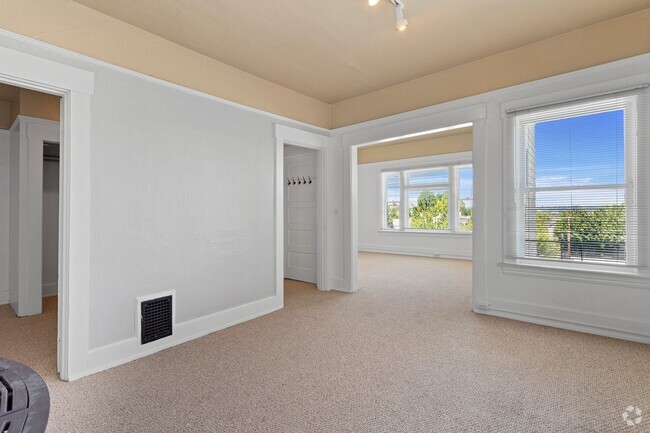 Building Photo - 1 Bedroom close to SW! Pets Ok! Walking di... Unit 2320 Rental