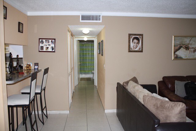 Hallway - 8650 SW 149th Ave Unidad 303