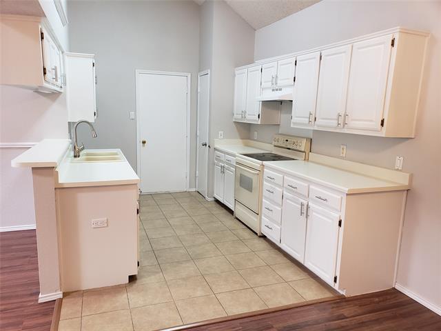 Photo - 940 S Old Orchard Ln