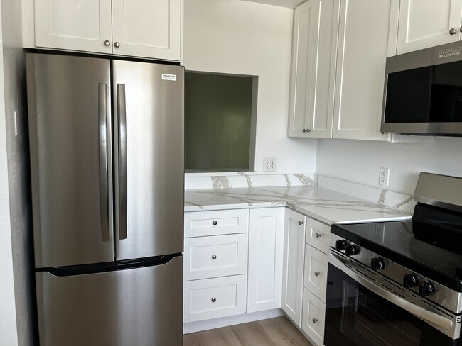 6814 Palm Dr Unit B