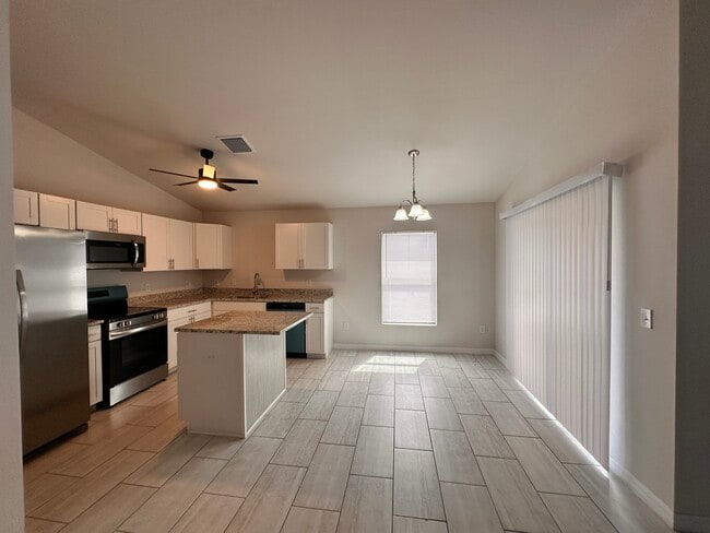 Photo - 129 NE 6th Ave