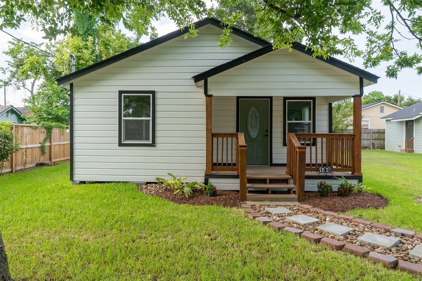 Photo - 130 E Bernard St