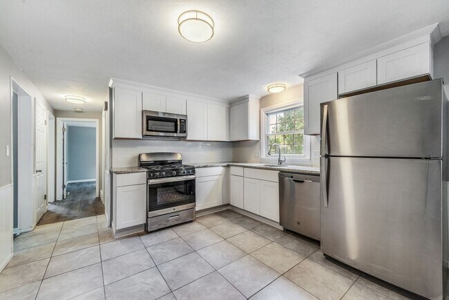 Photo - 15 Ellington St