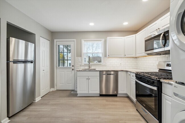 Photo - 118 E Park Ave