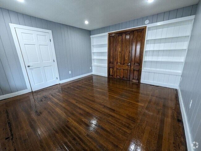 Building Photo - 44 White St Unit 1 Rental