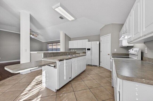 Photo - 1602 Trent St