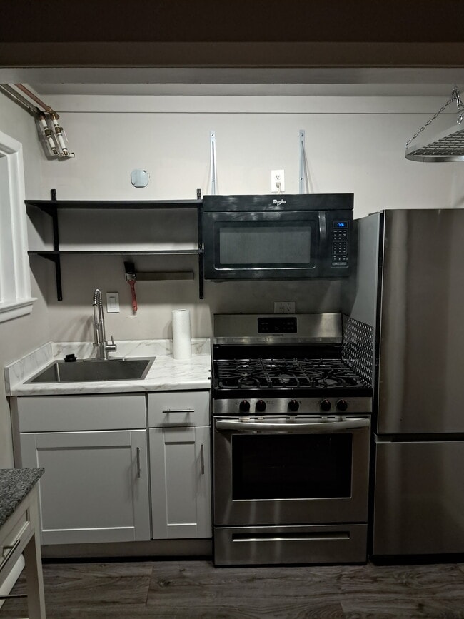 Building Photo - 107 N Public Rd Unit C