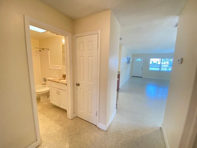 Photo - Enjoy Downtown living in this 2/1 Duplex!!