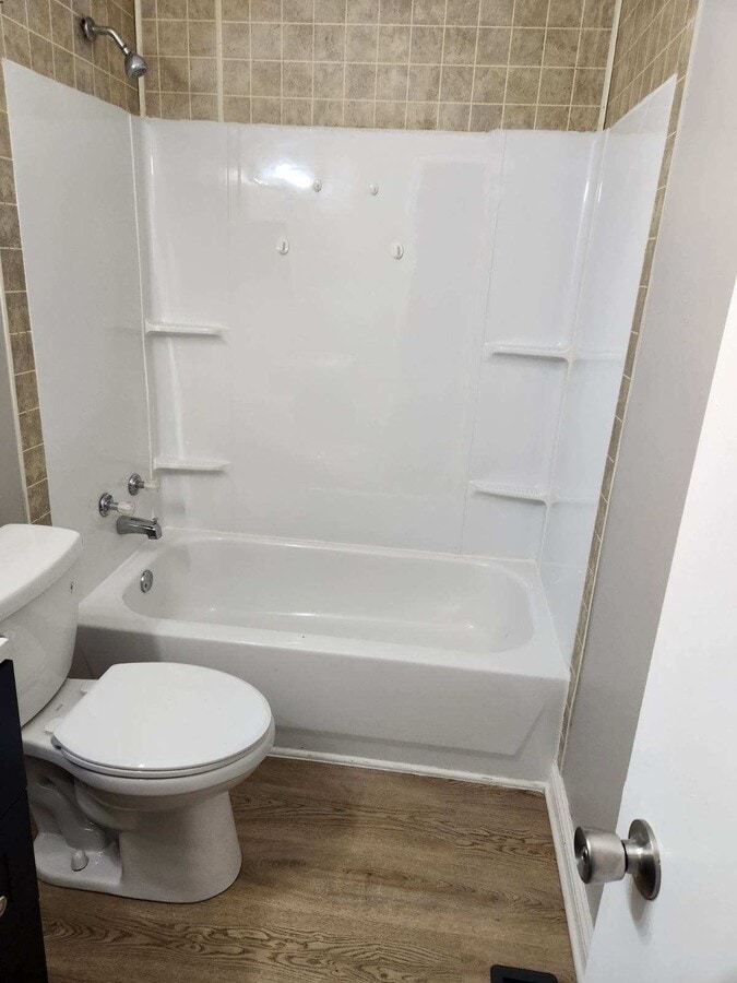 Photo - 1228 W 18th St