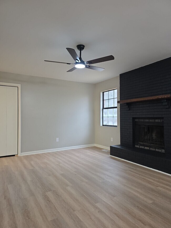 Photo - 3011 Deerfield Rd NW